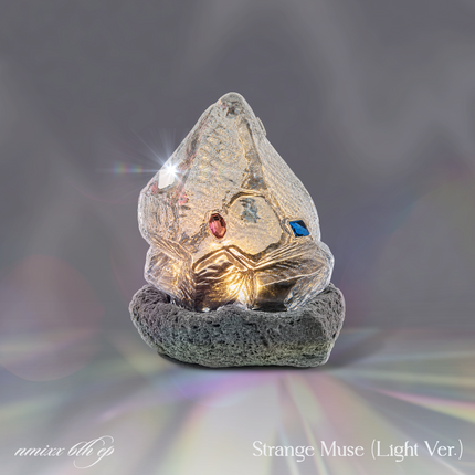 NMIXX - Strange Muse 6th Mini Album STRANGE MUSE LIGHT Ver.