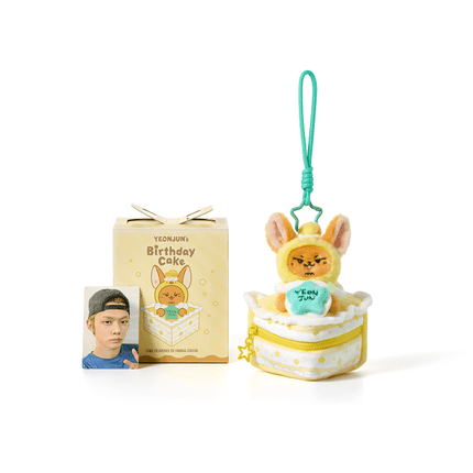 TXT YEONJUN - HBD HWANG CHOON Cake Pouch + Photocard Set. TOMORROW X TOGETHER